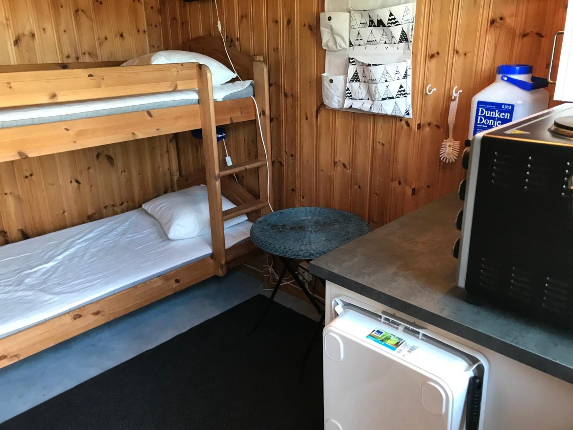 Bjoersjoeas Vildmark - Small Camping Cabin Close To Nature Olofstorp Room photo